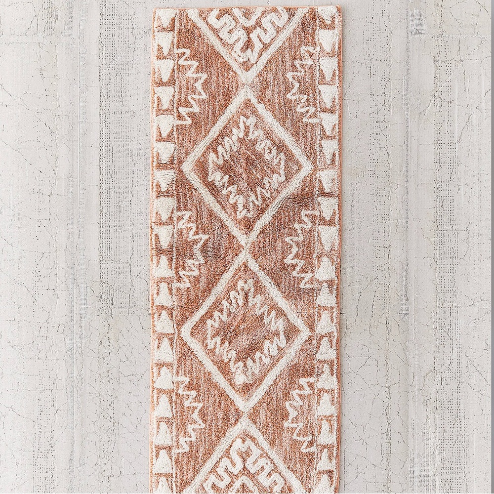 Urban Outfitters Kilm Rose Runner Bath Mat - Picture 2 of 7